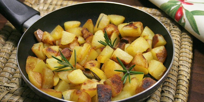 RICETTA-PATATE-CROCCANTI-IN-PADELLA1