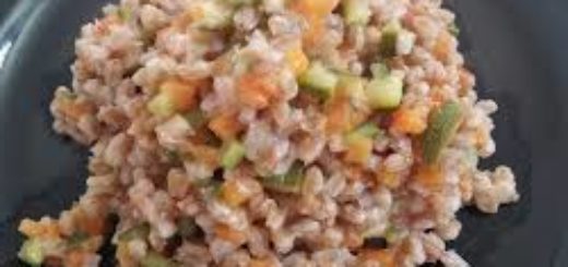 farro con carote zucchine e mandorle