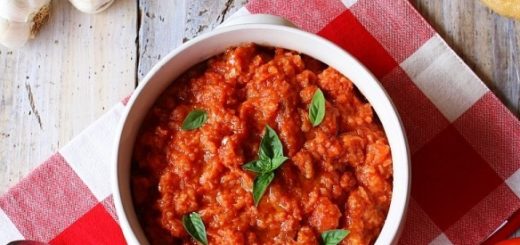 pappa al pomodoro con aglio di voghiera