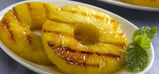 ananas alla piastra con miele e cannella